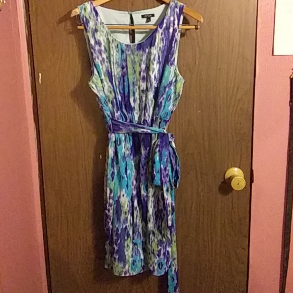 Apt 9 large blues spring print with belt dress